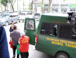 Penyerahan Tersangka EM dan Barang Bukti Perkara Dugaan TIPIKOR Penjualan Aset Yayasan Batang Hari Sembilan Berupa Asrama Mahasiswa di  Yogyakarta 