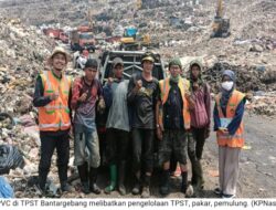 COLLABORATIVE GOVERNANCE: FORUM WARGA PENGELOLAAN SAMPAH JAKARTA DI TPST BANTARGEBANG 